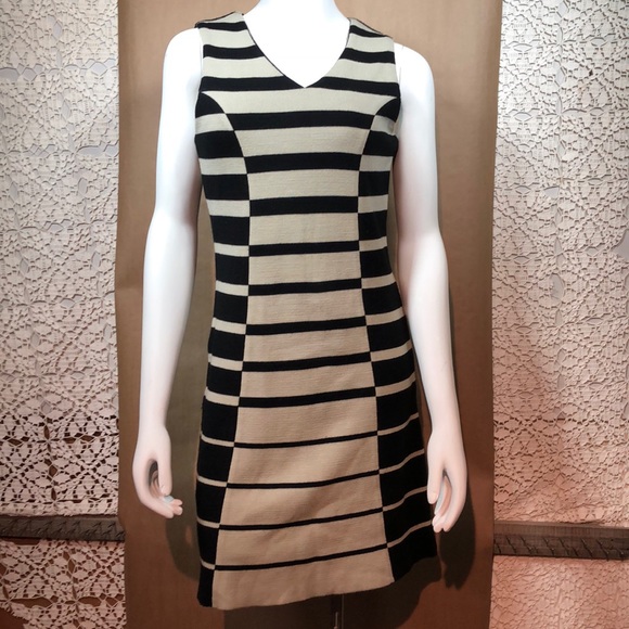 casual chic madame Dresses & Skirts - CASUAL CHIC madame cashwool sleeveless medium